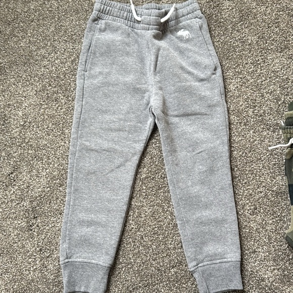 Abercrombie kids essential joggers bundle - Picture 5 of 7